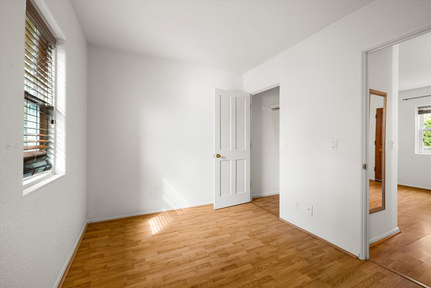 107 W Quinto St
