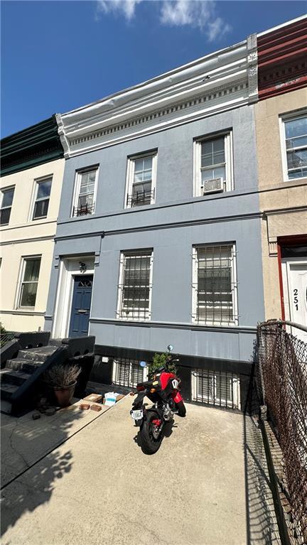 249 E 23rd St