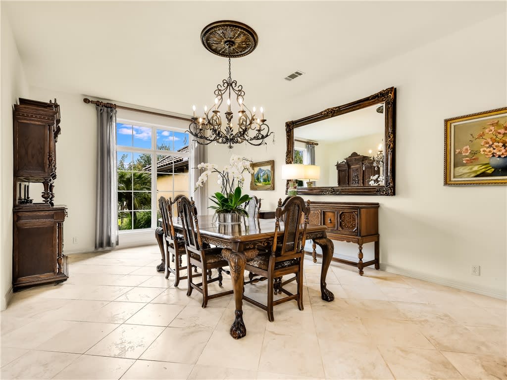 3102 Hayden Bend
