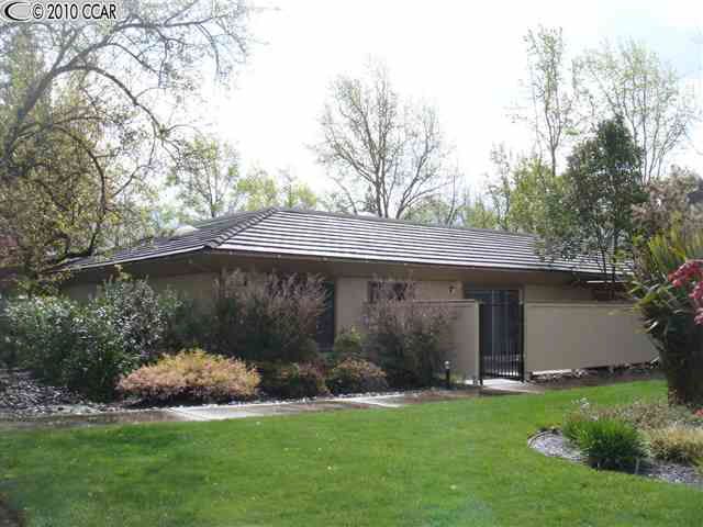 2117 Tice Creek Dr Unit: 2