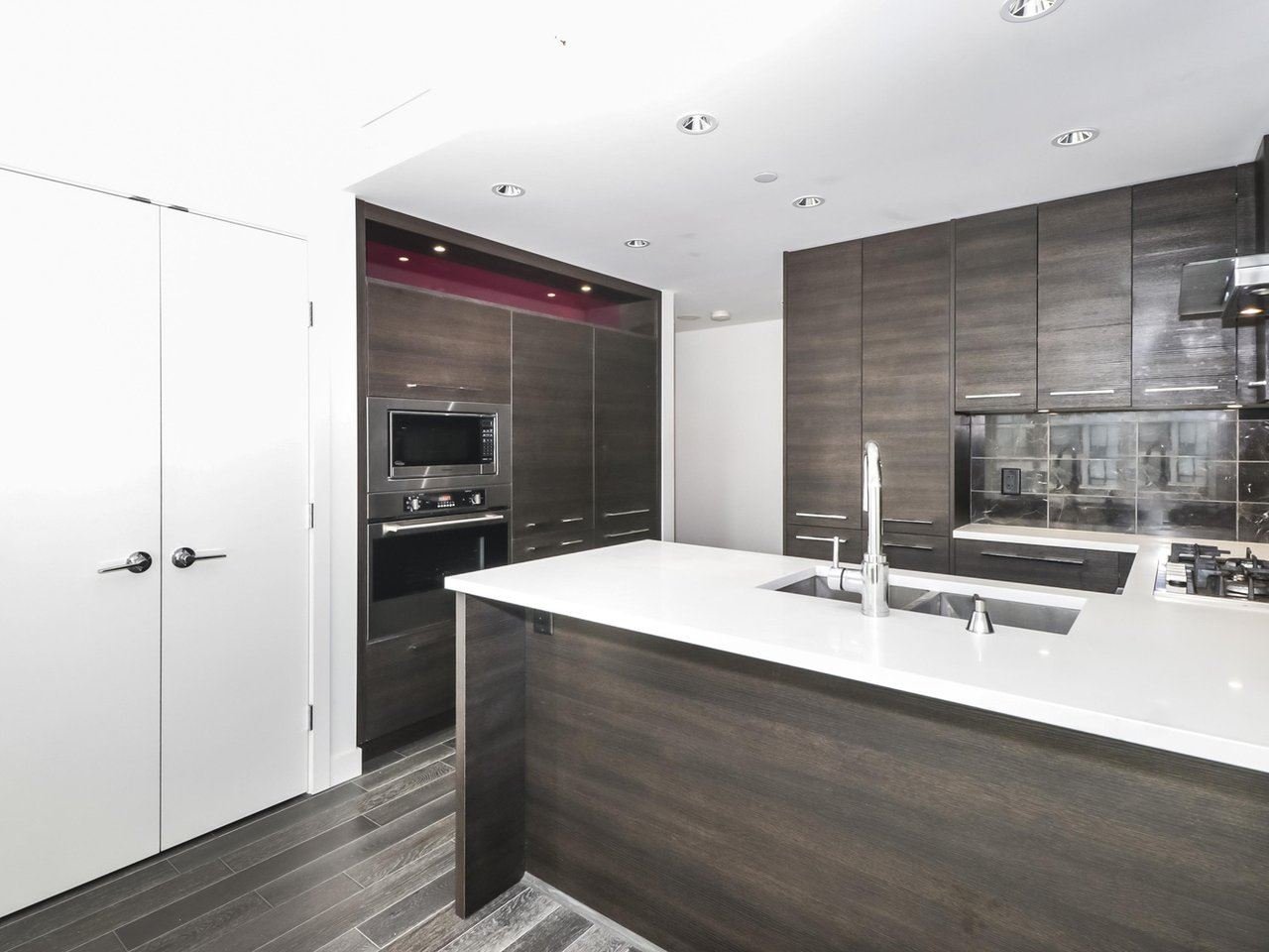 1111-7488 Lansdowne Rd