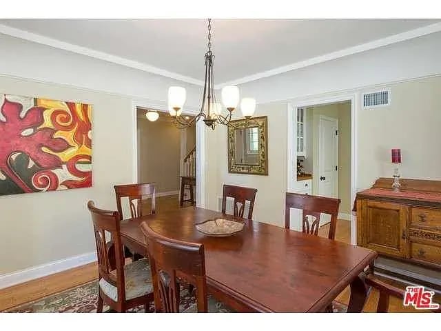 1555 Club View Dr