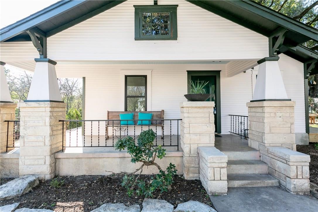 1308 Navasota St