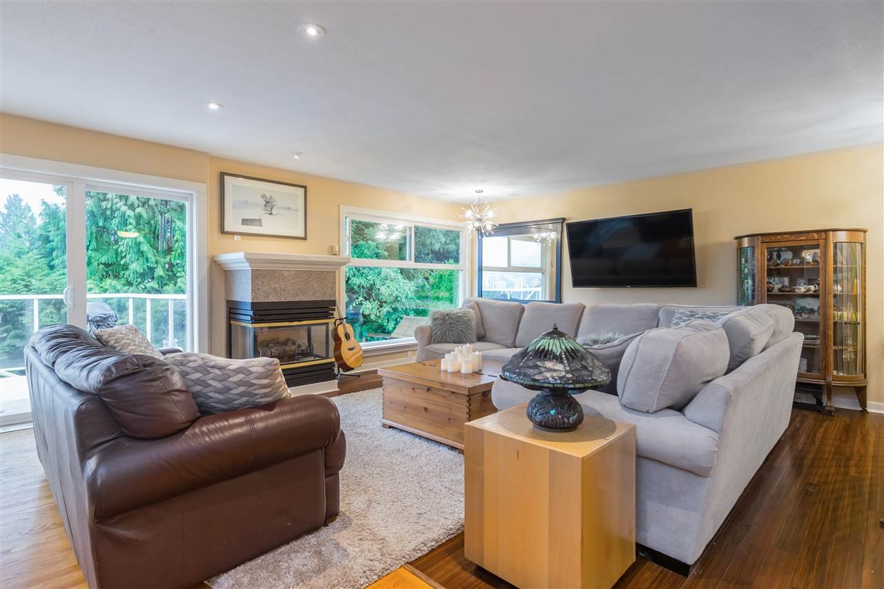3155 Beacon Dr