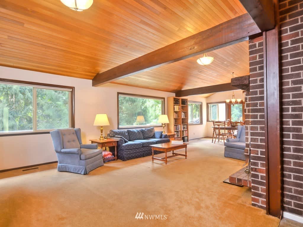 1023 NW 166th St