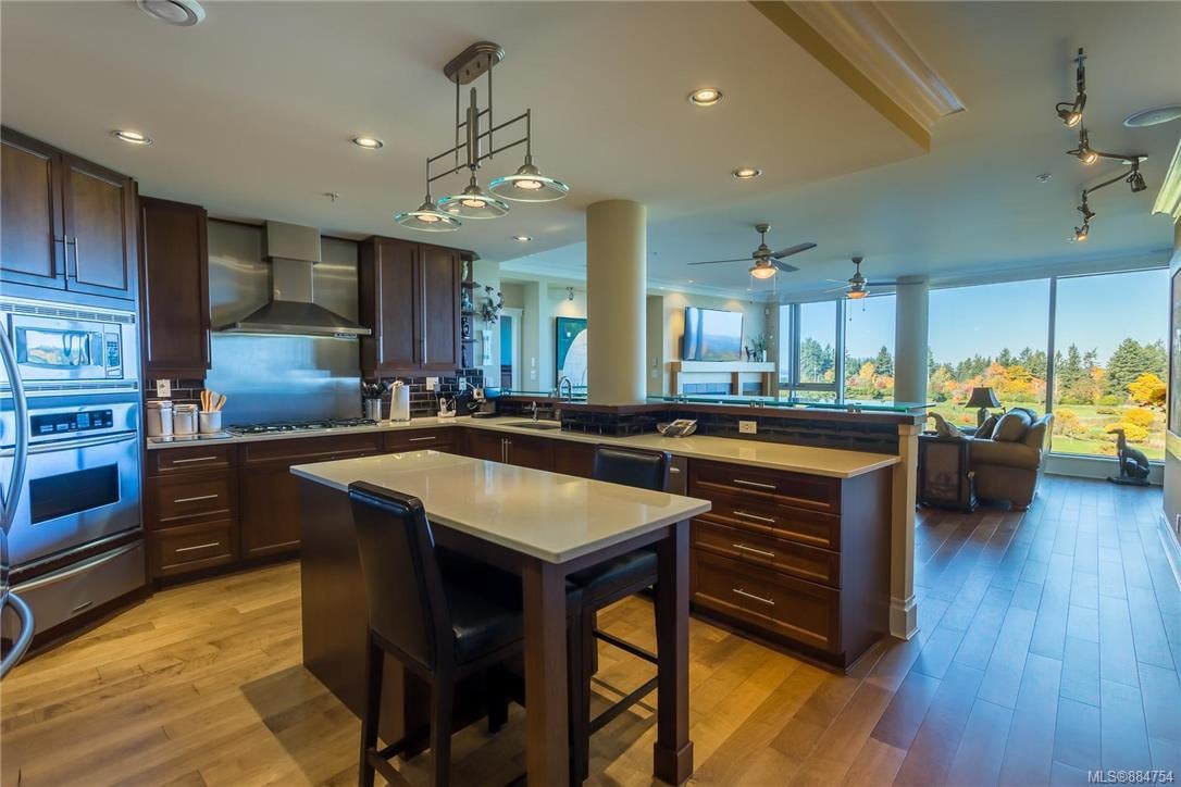303-5332 Sayward Hill Cres