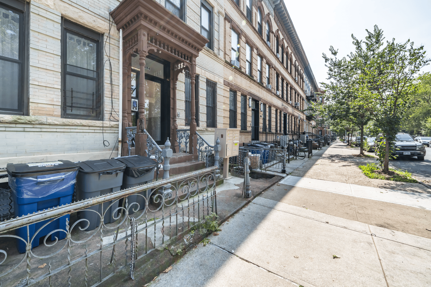814 Macon Street, Apt A1