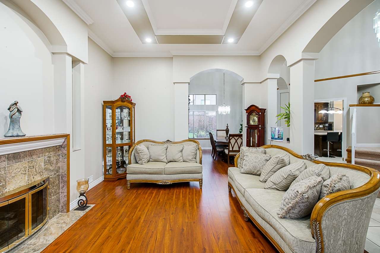 14993 82a Ave