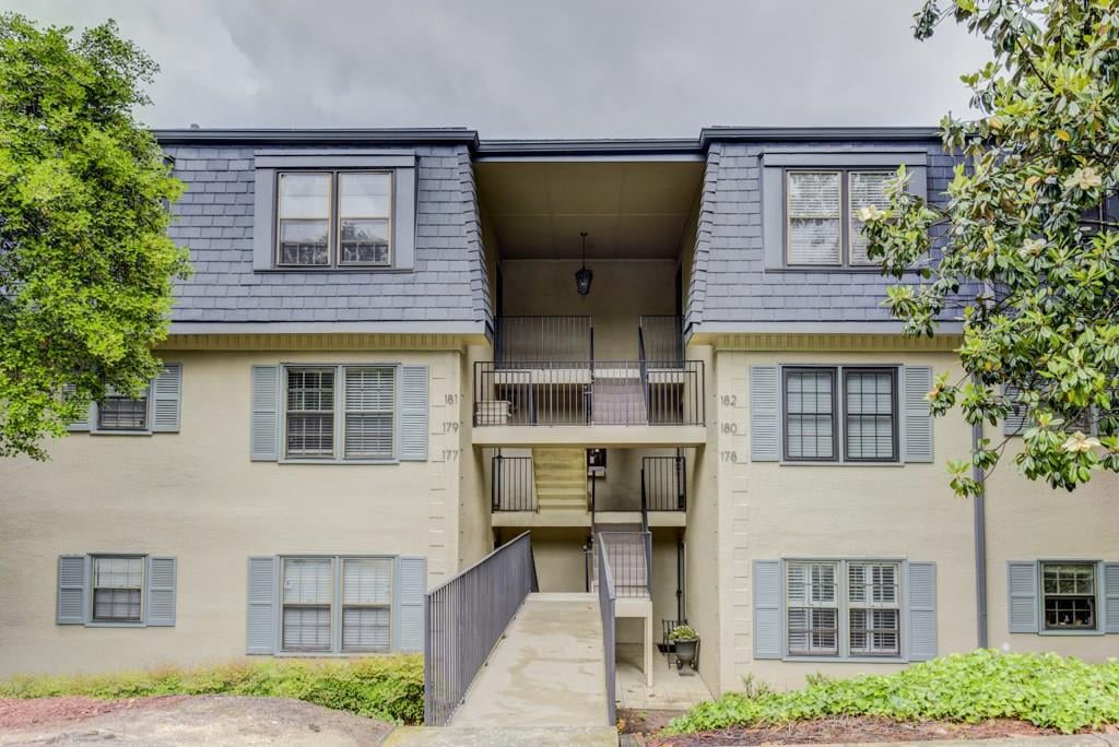 182 Amherst Place