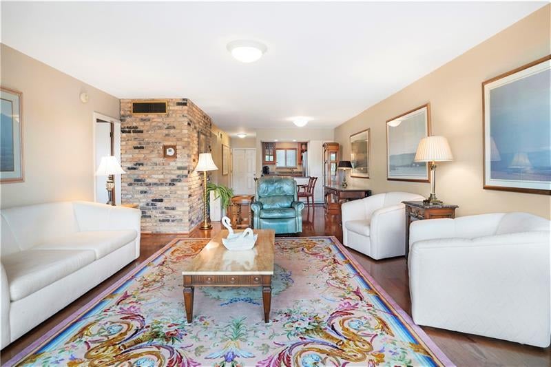 818 SE 4th St Unit #204