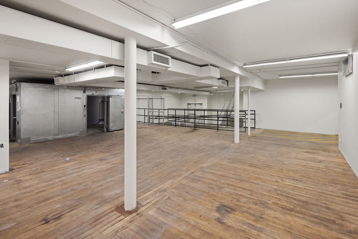 2700 N Broadway
