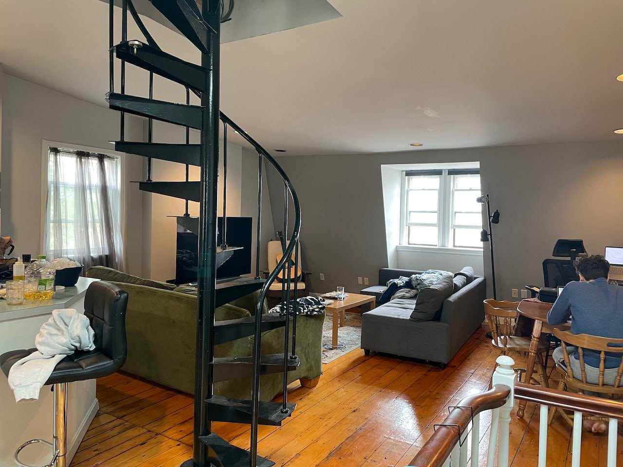JUNE - Unique Duplex 2 Bedroom 2 Bathroom w/ Roof Access & Common Laundry! 