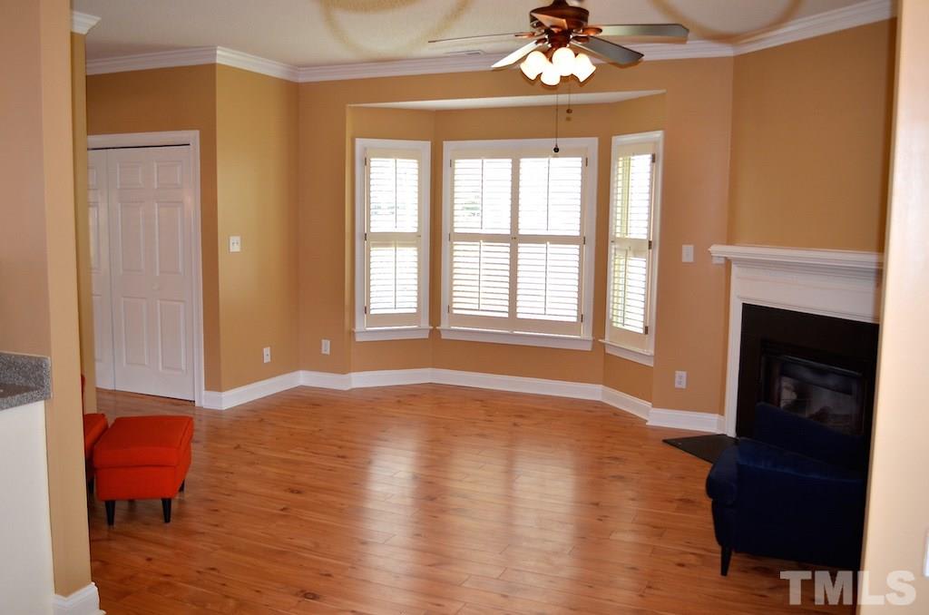 1228 Shadow Bark Ct