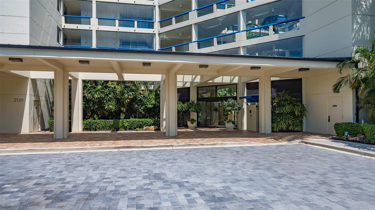 2120 Harbourside Dr, #657