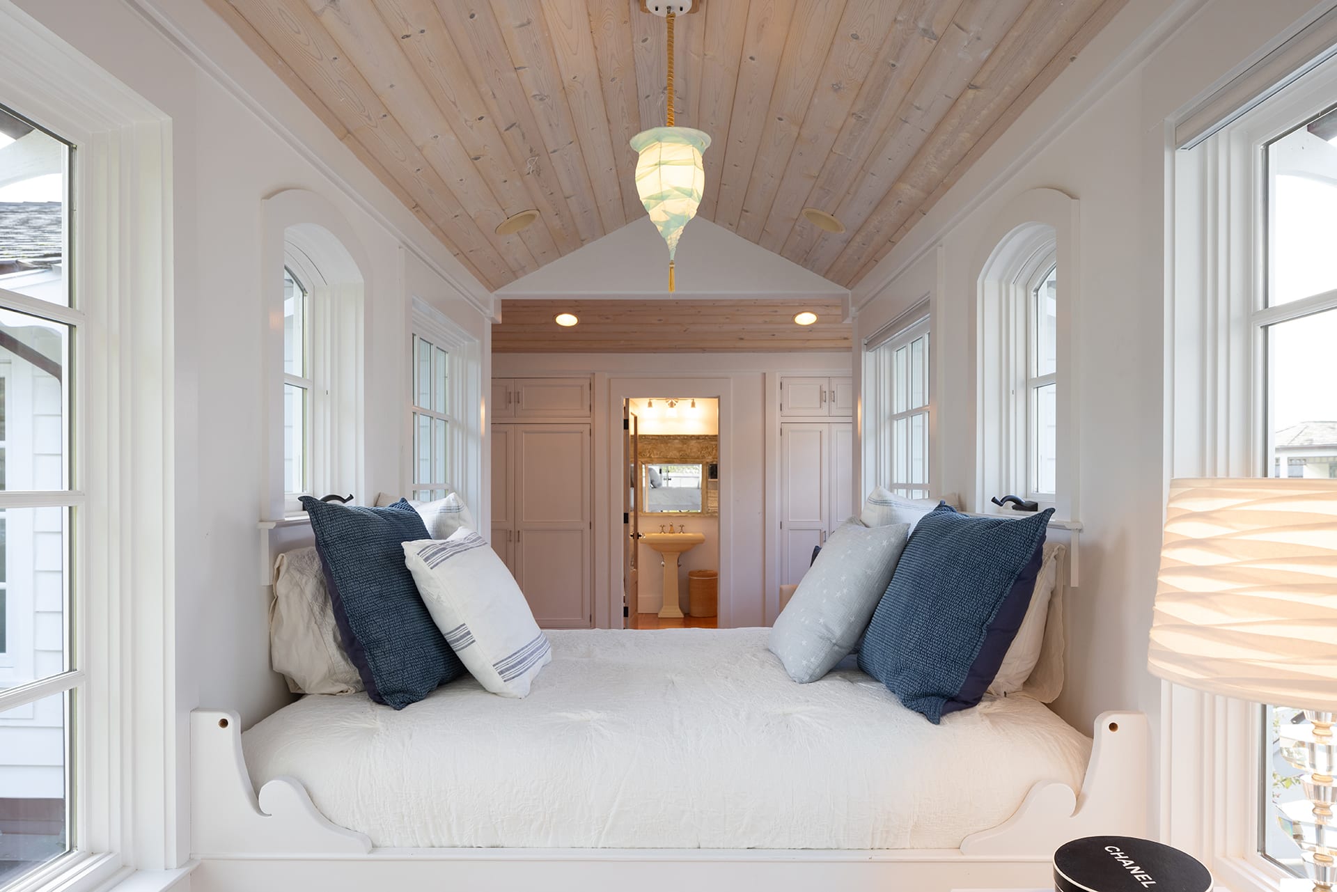 Luxurious Oceanfront Living - 106 Livermore Avenue