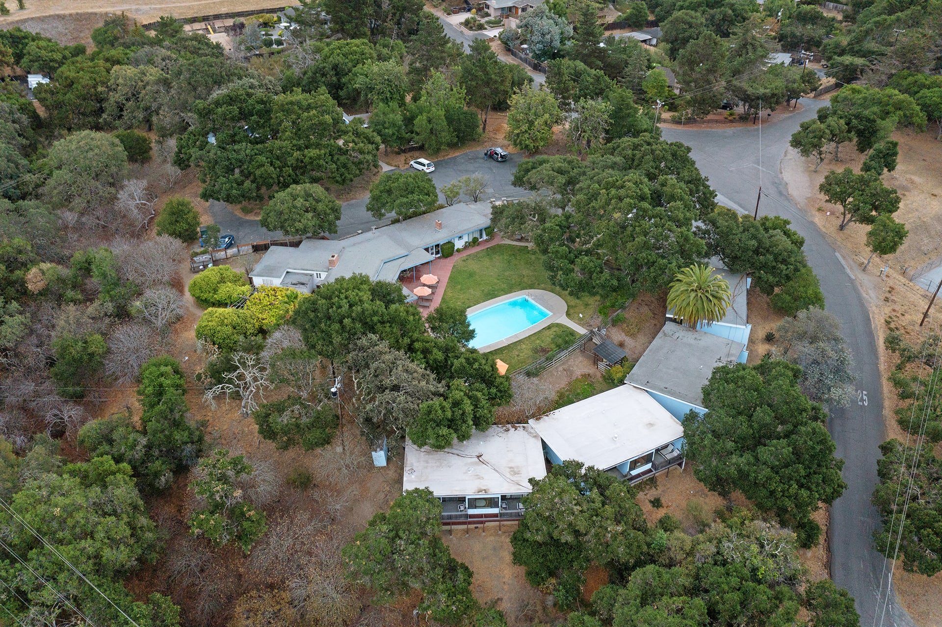 Blue Sky Lodge - Carmel Valley Village