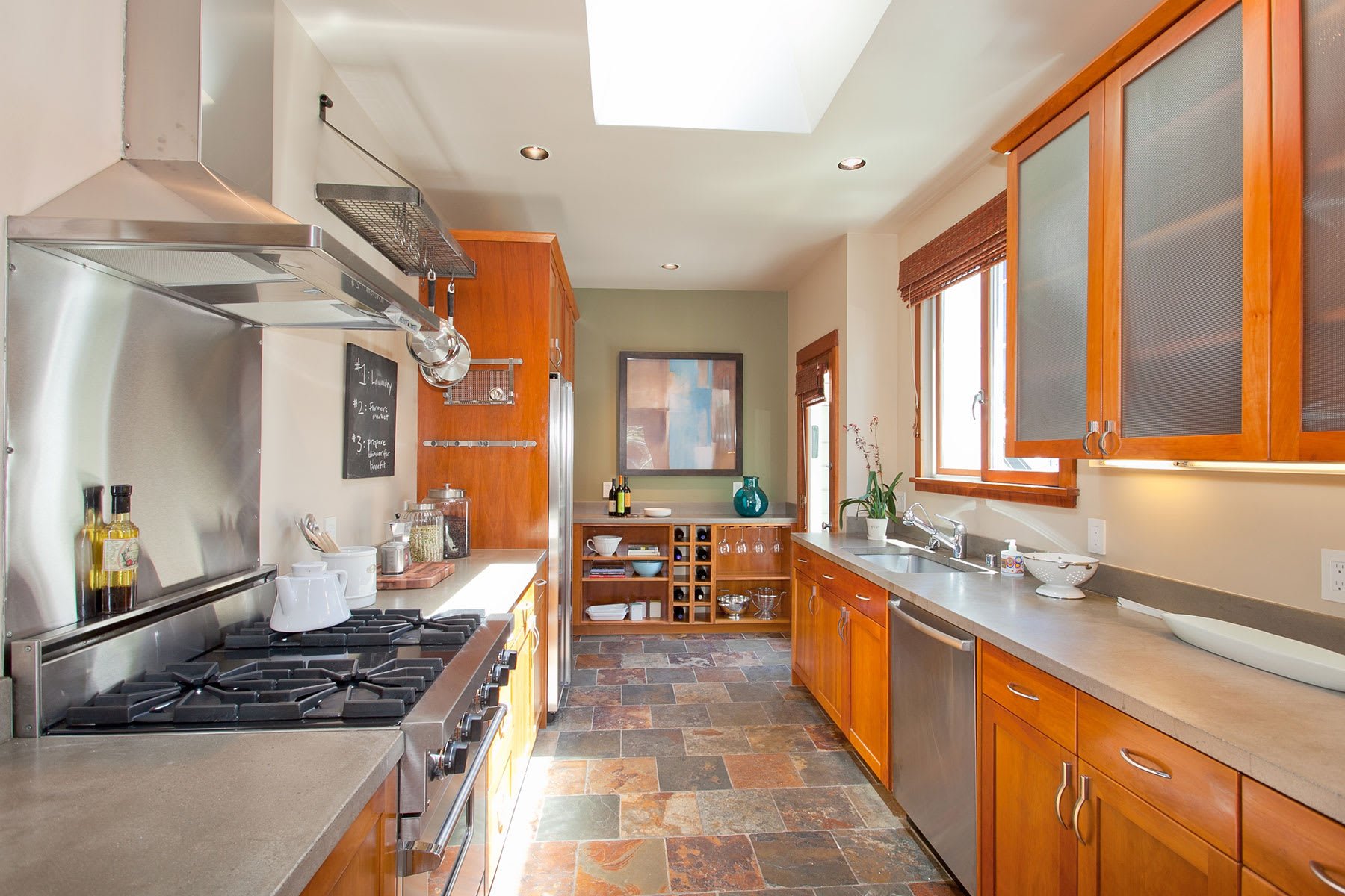 2724 Baker Street
