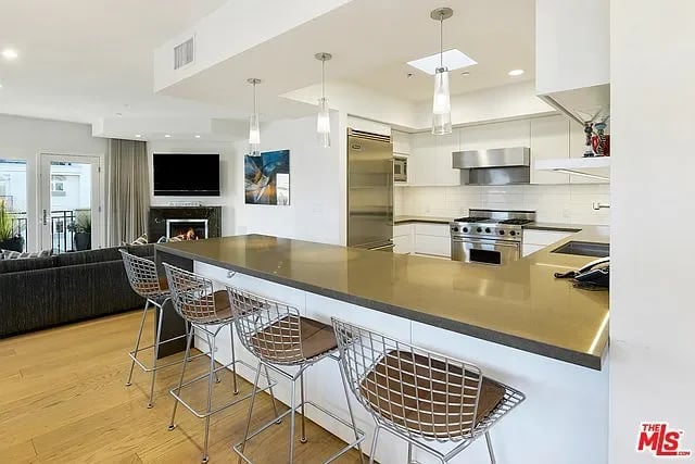 11863 Darlington Ave #402