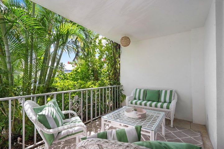 917 N Flagler Drive 108
