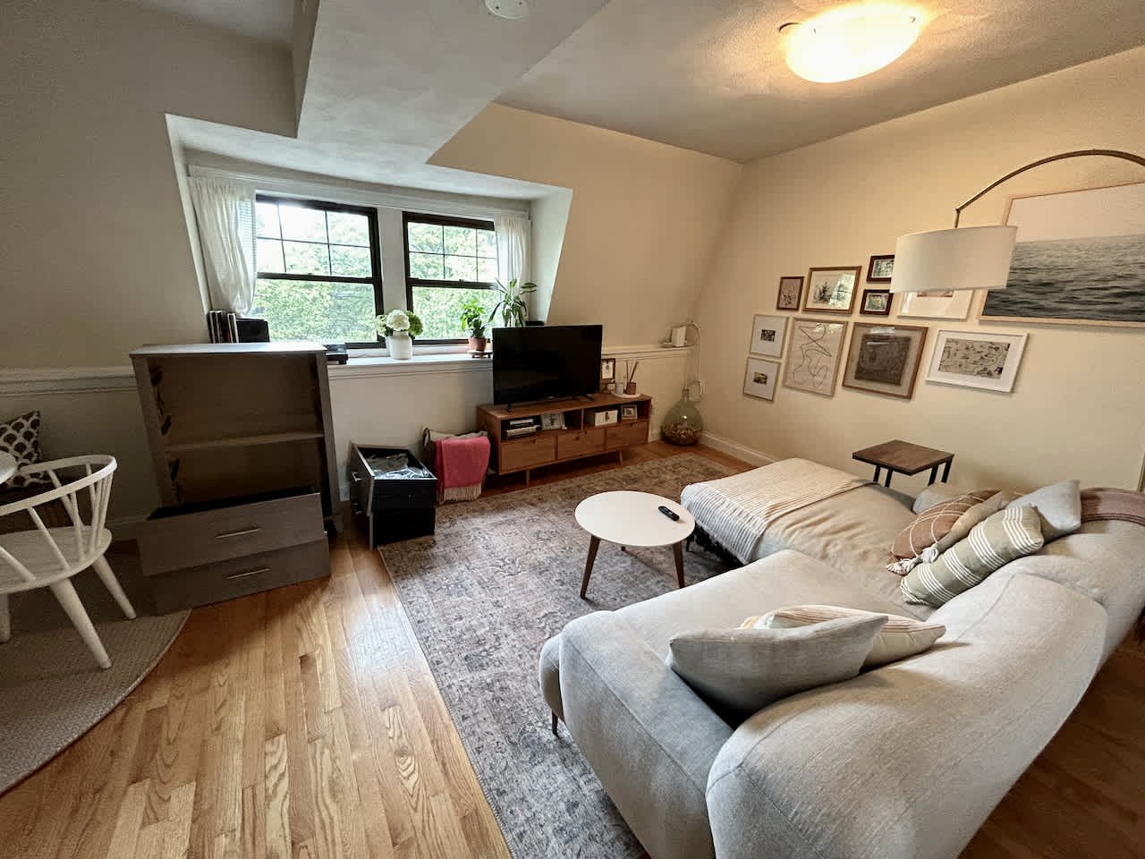 South End - Penthouse 1 bed 1 bath w. Central air/heat & Laundry! 