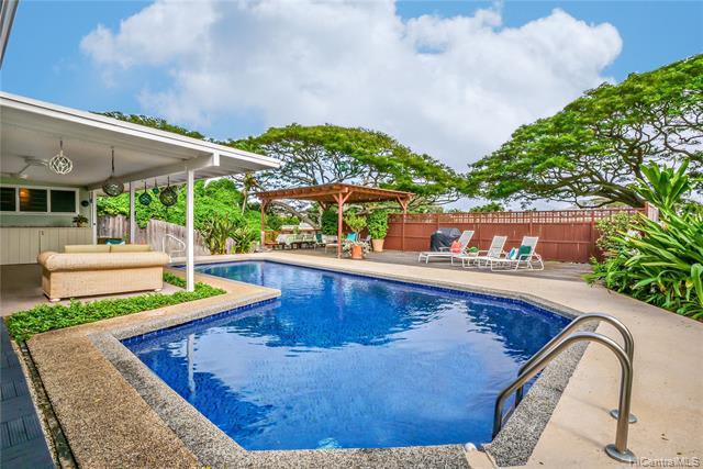 57 Kaneohe Bay Dr