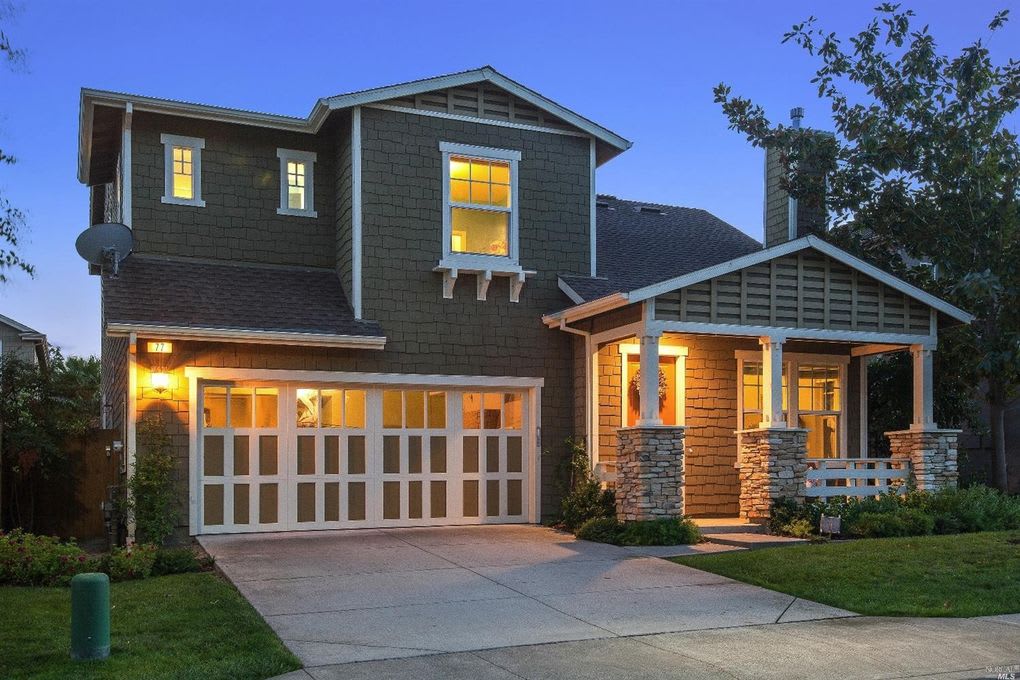 77 Hollyleaf Way