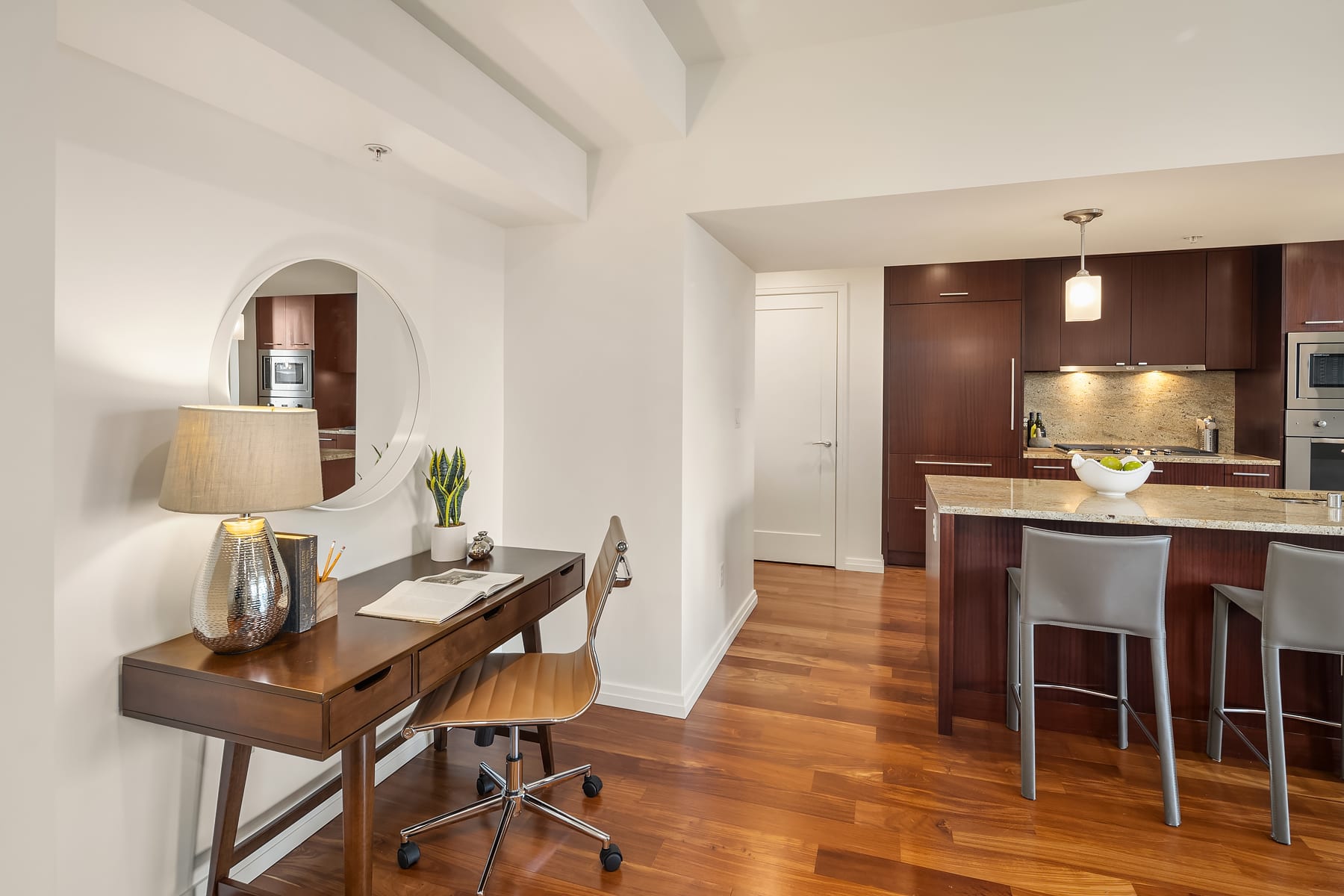500 106th Ave NE, Unit 813