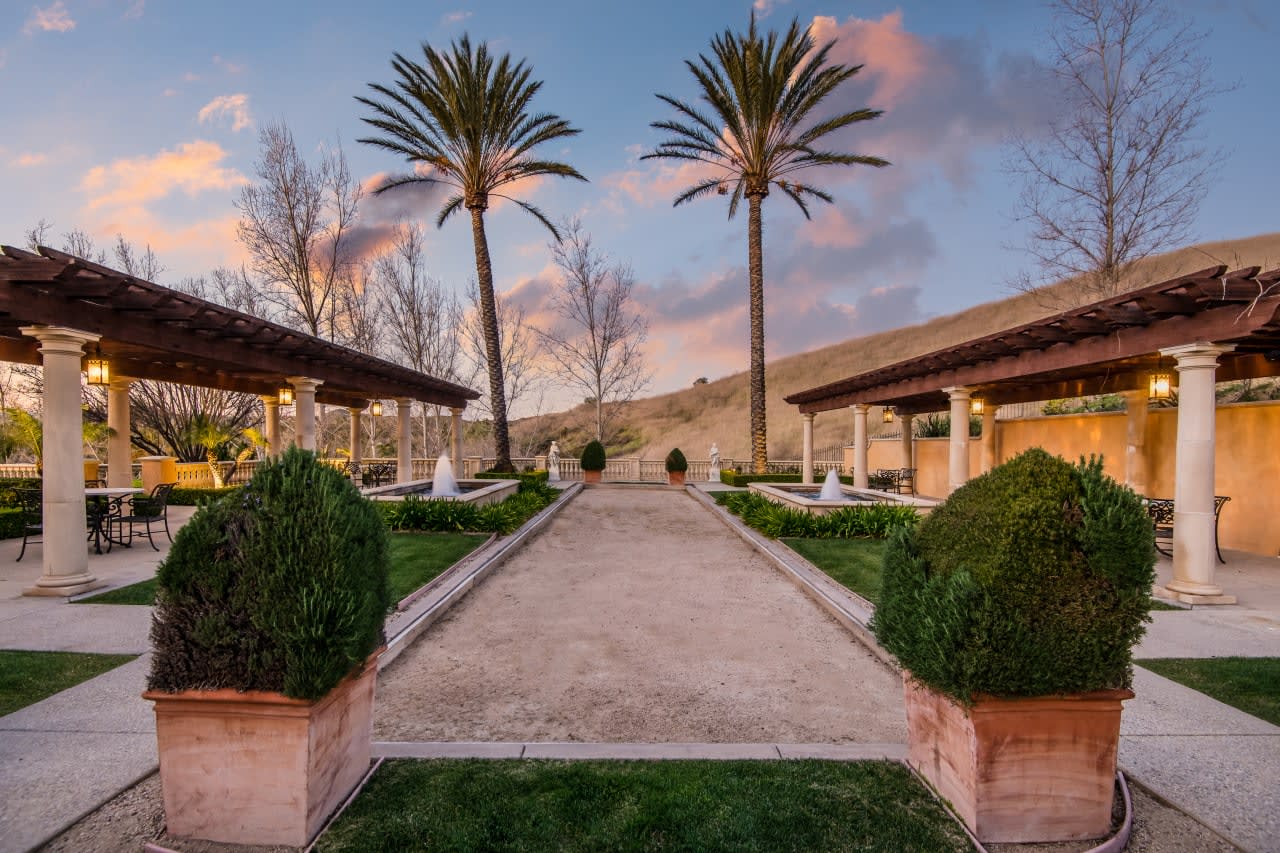 1233 Woodland Grove Ct, Calabasas Real Estate