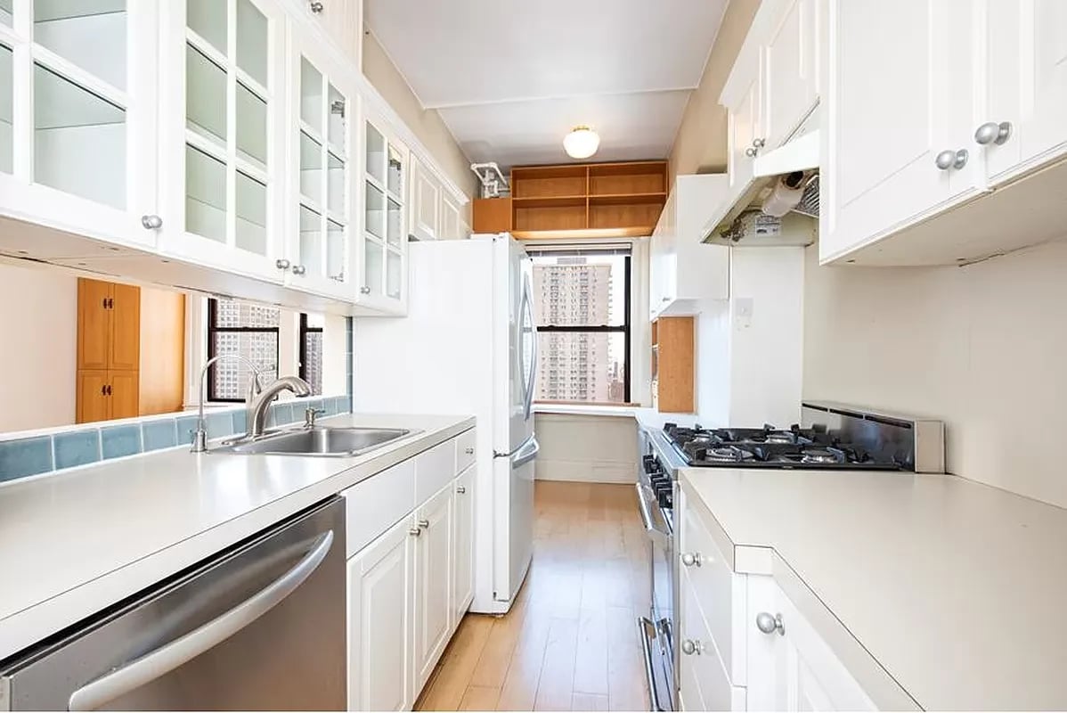 327 Central Park West Unit: 17E