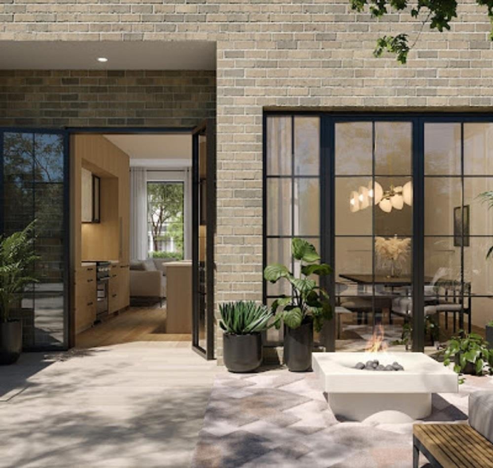 112-163 W King Edward St