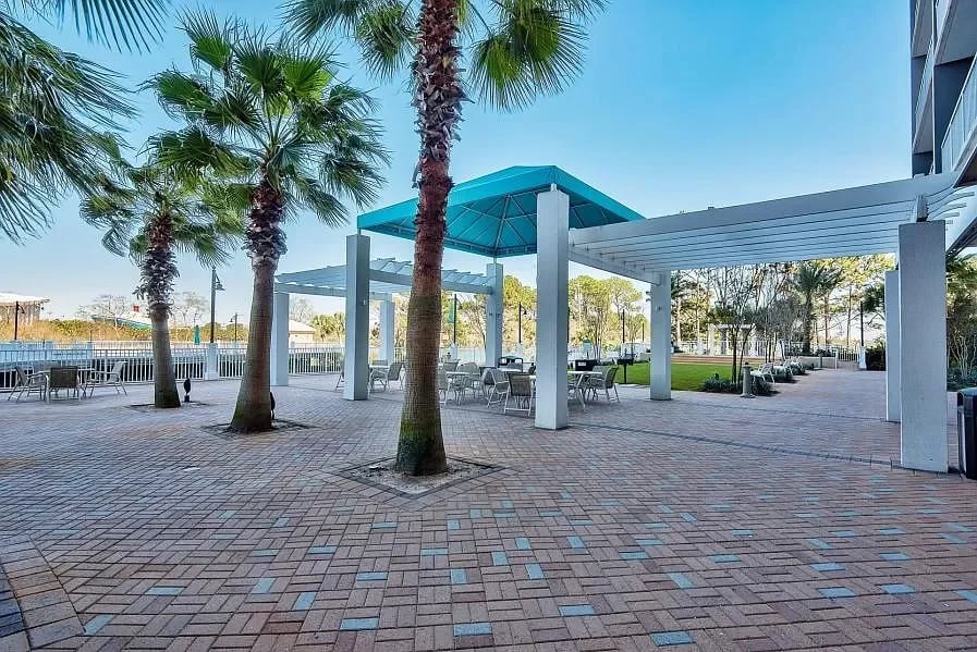 9860 S Thomas Drive Unit 1015