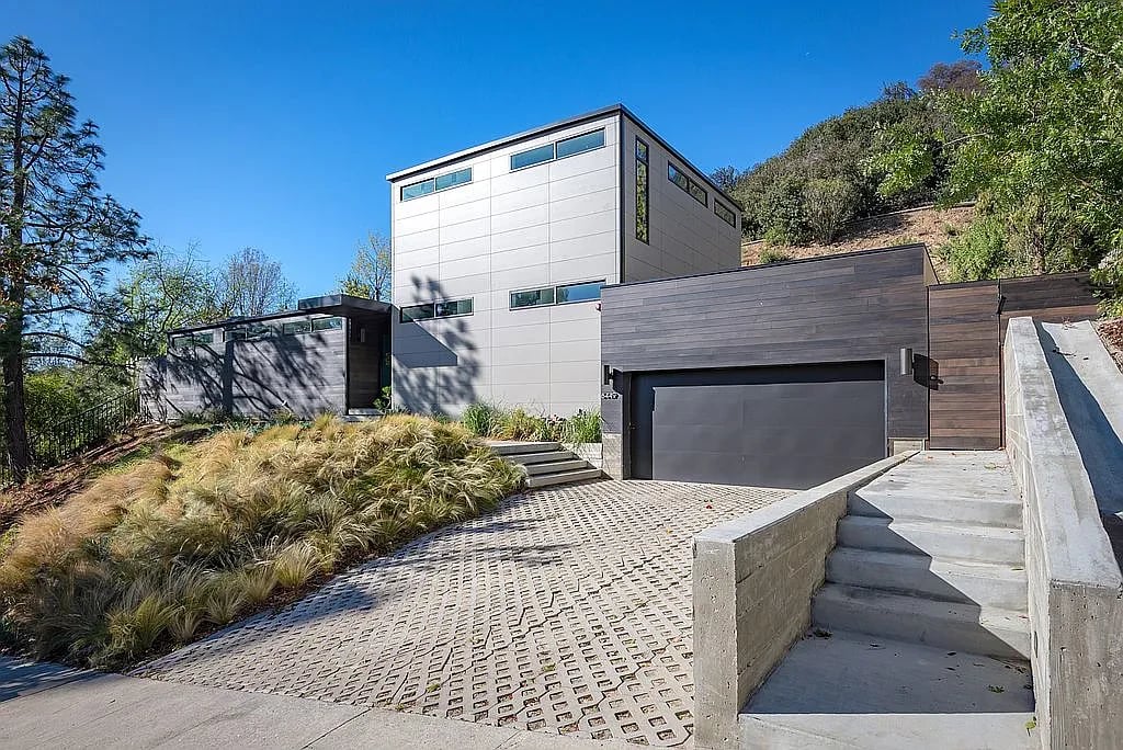 6449 Tahoe Dr