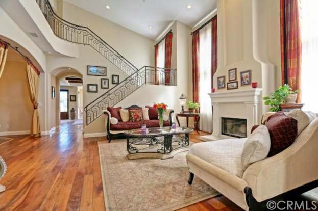 438 Meadows Ave
