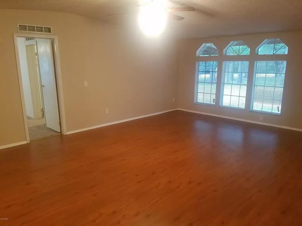 10711 VICKERY