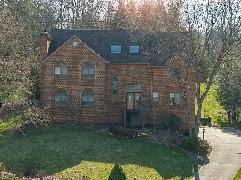 74 Lintel Dr
