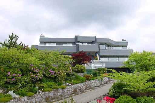 2382 Westhill Dr