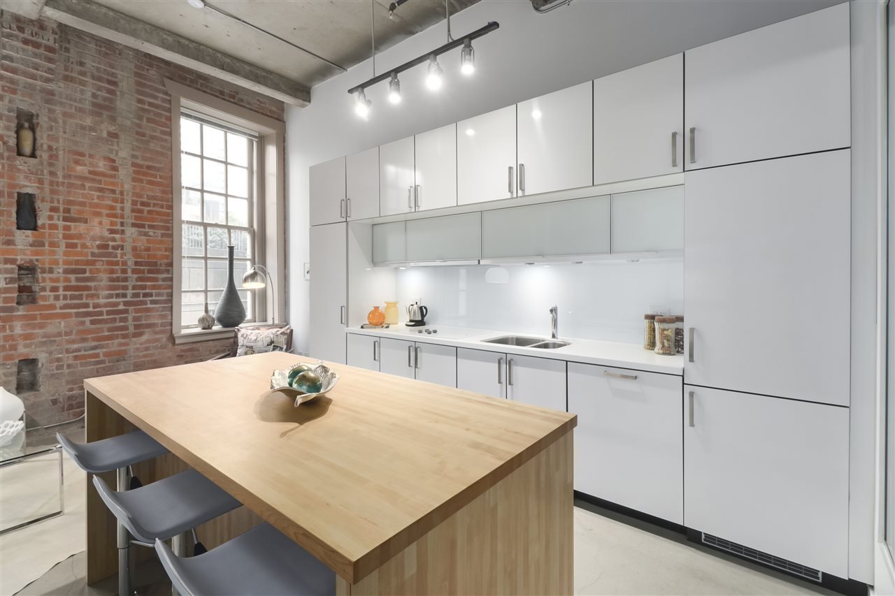 106-546 Beatty St