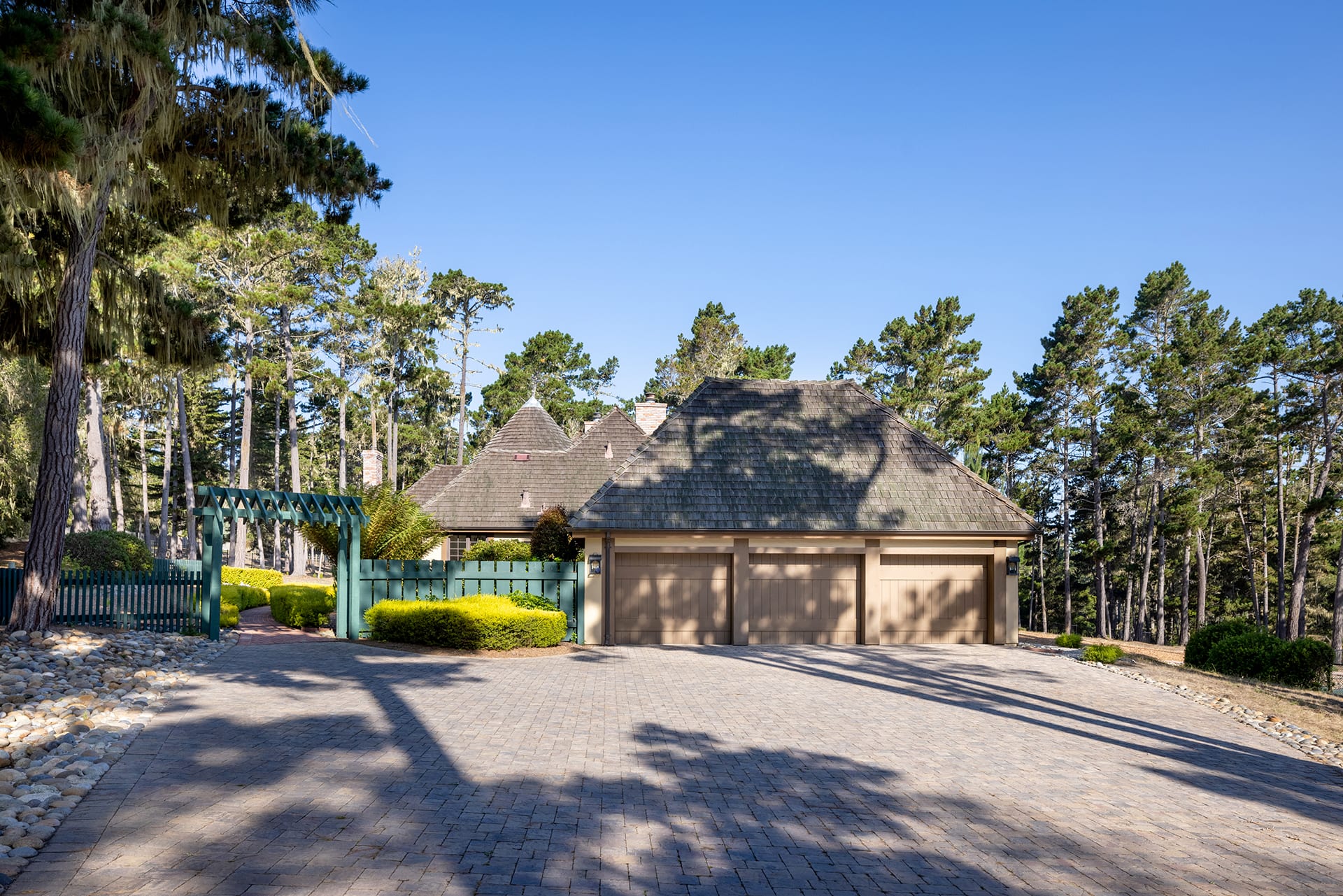 Pebble Beach Manor - 1263 Sombria Lane