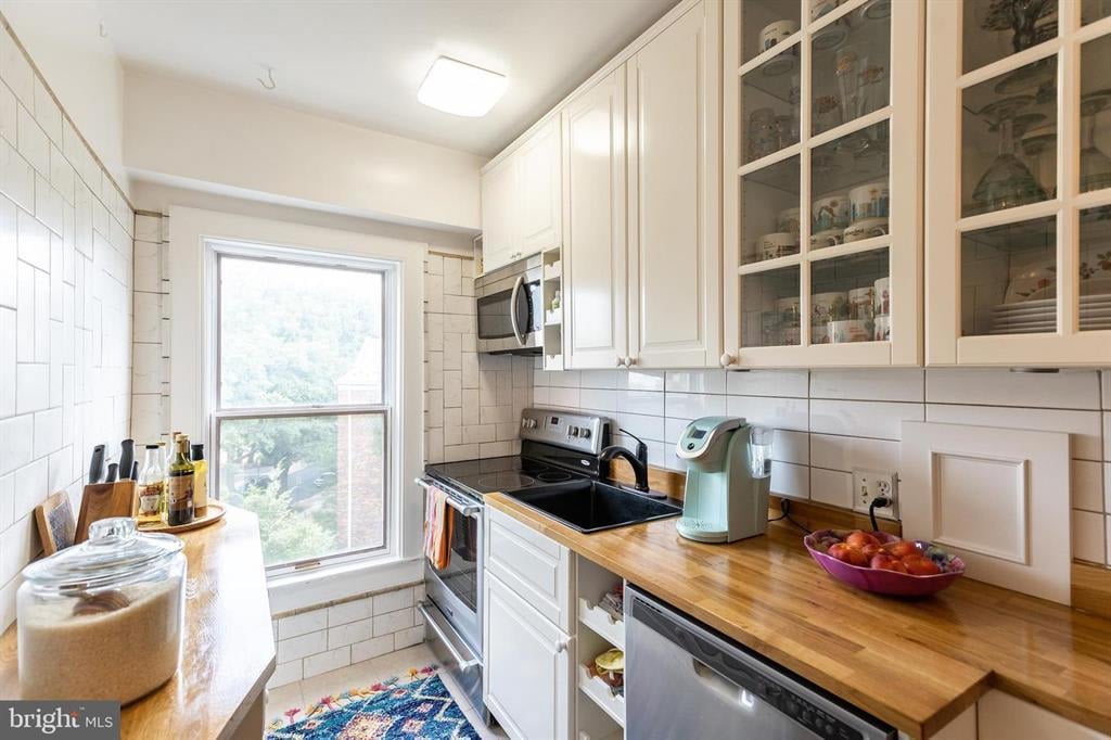 3901 Cathedral Ave NW, #413