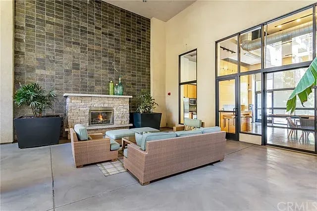 133 The Promenade N Unit 431