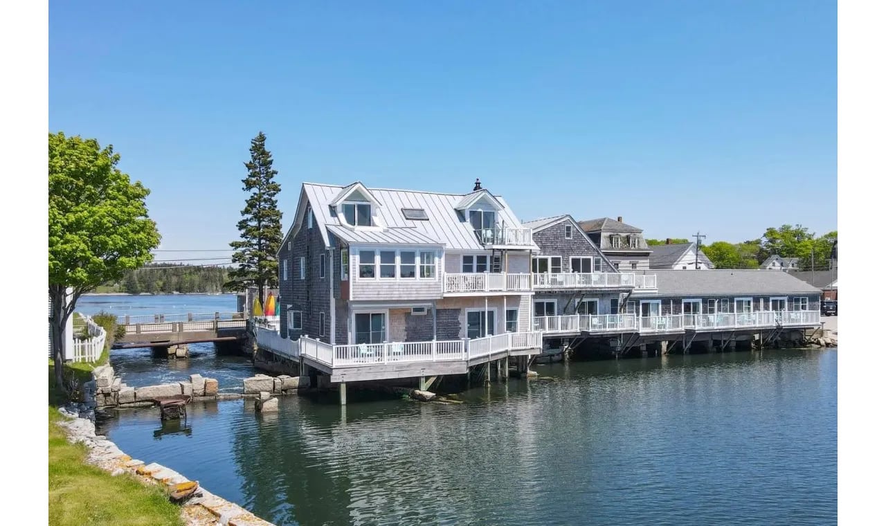 New Listing: 15 Main Street, Vinalhaven, ME 04863 – $1,695,000