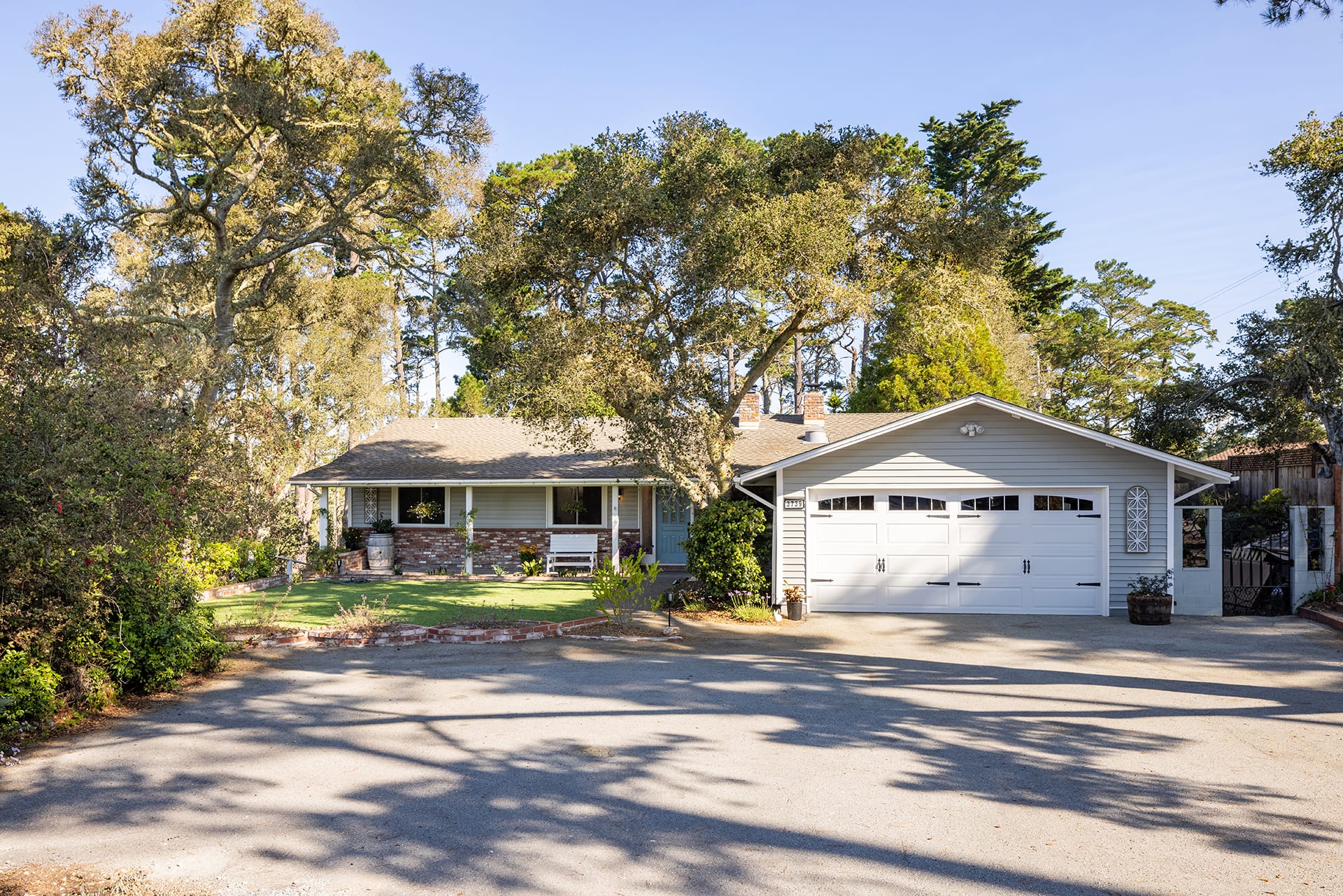 Carmel Pearl - 3739 Raymond Way