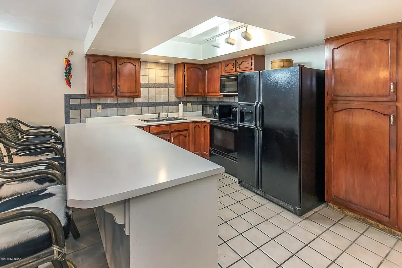 7132 E Sabino Vista Cir