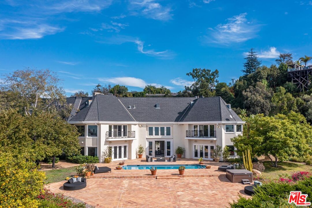 Villa Estate