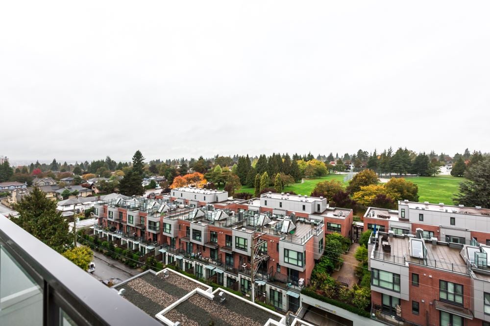 802-6383 Cambie St