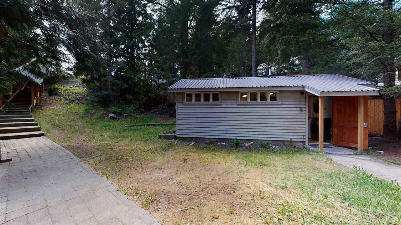3142 Tyrol Cres