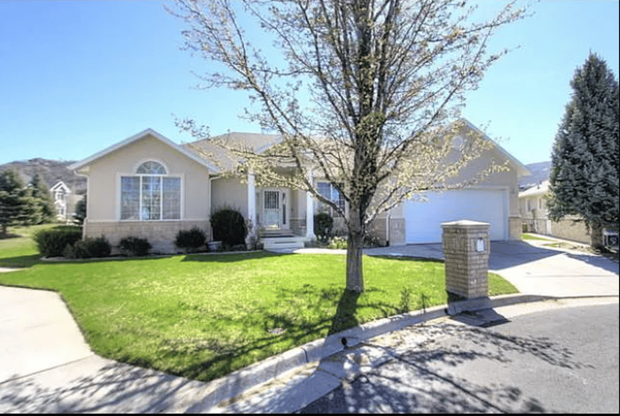 251 S Eagle View Cir
