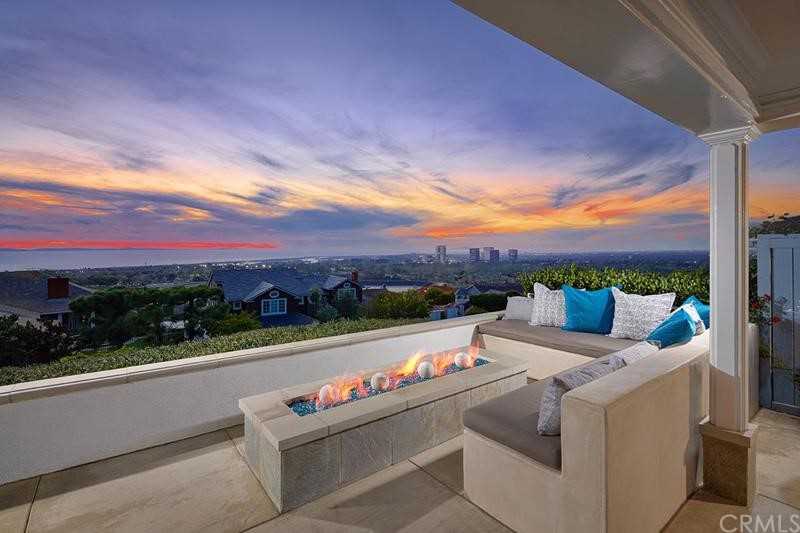 17 Half Moon Bay Dr