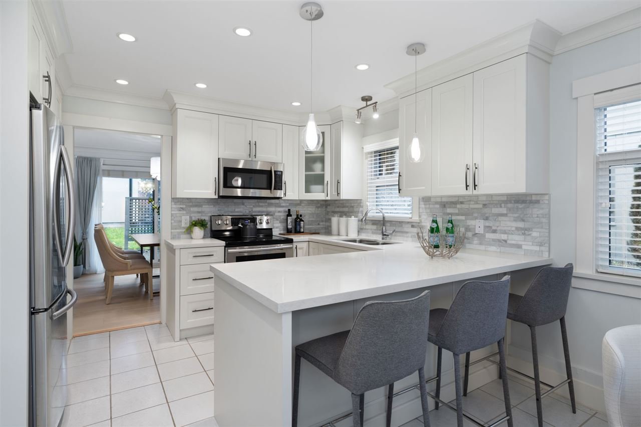 38-889 Tobruck Avenue, North Vancouver