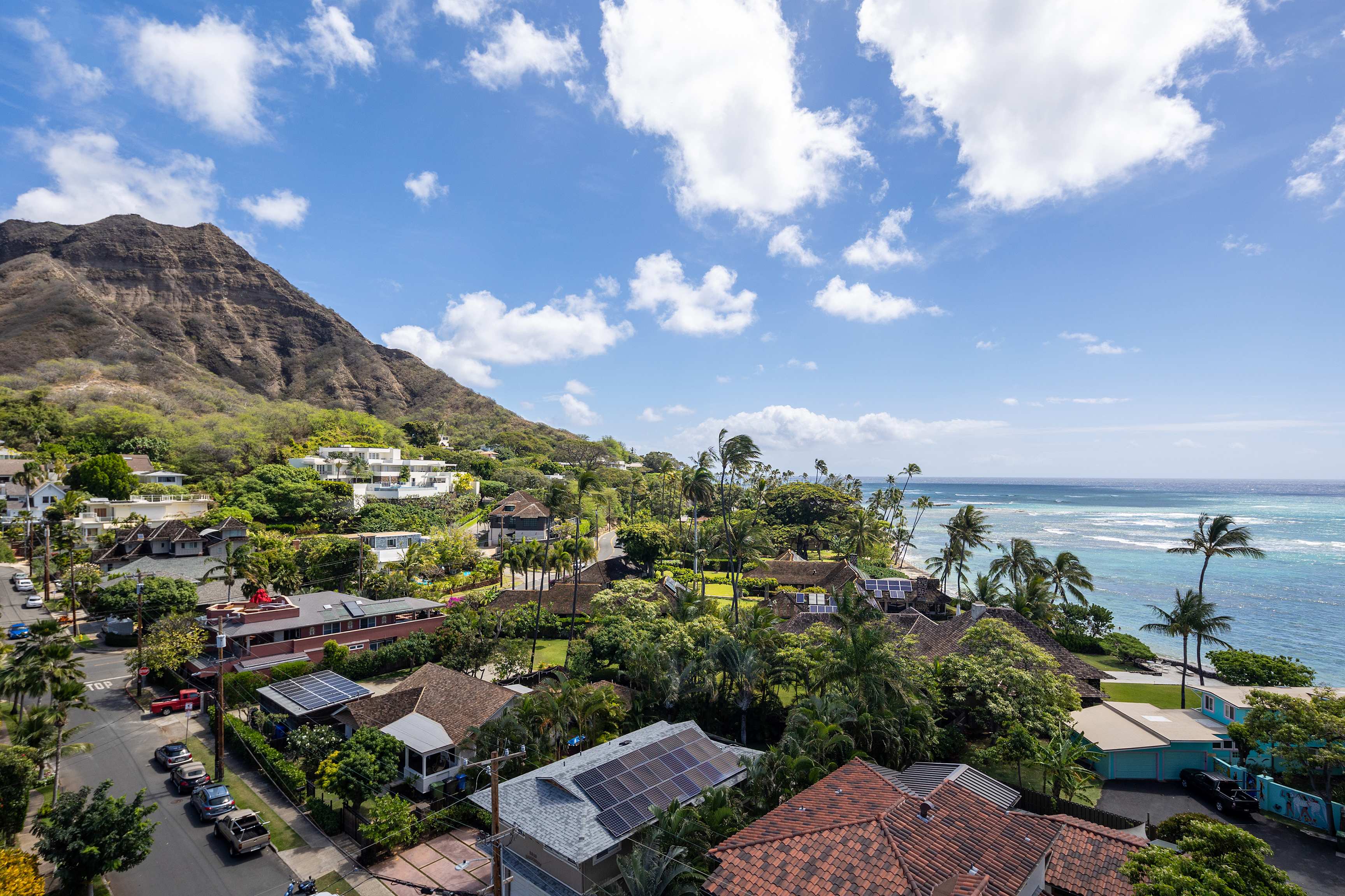 Carole Kaili Daly , R - Hawaii Real Estate
